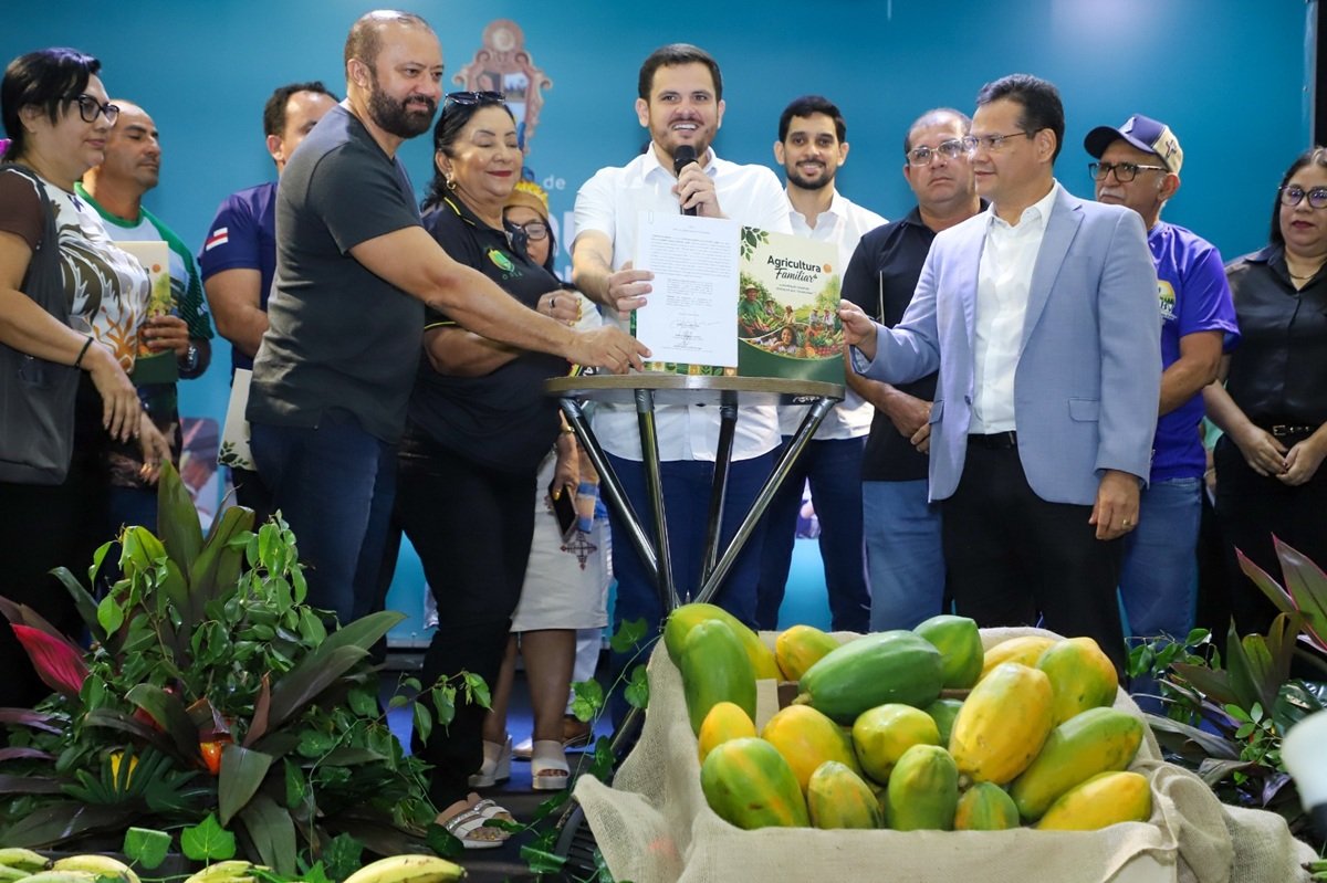Merenda escolar beneficia milhares de alunos