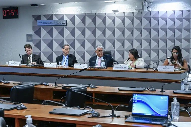 Defensoria alerta sobre publicidade das bets