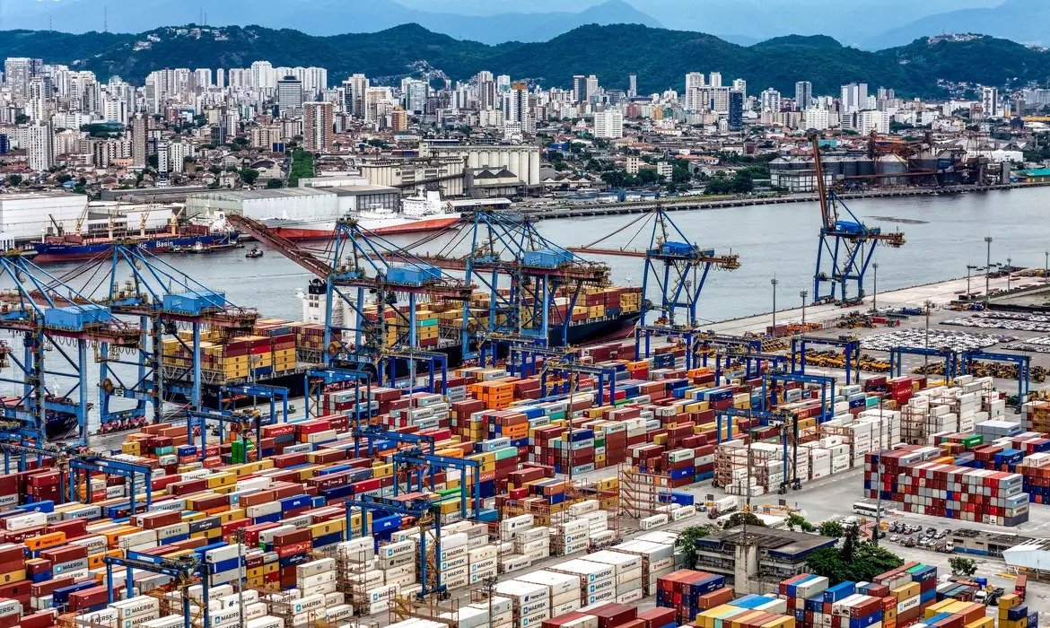 Exportações brasileiras sob pressão