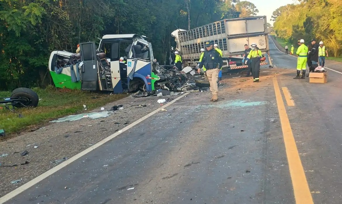 Acidente na BR-373 deixa 23 mortos durante a madrugada