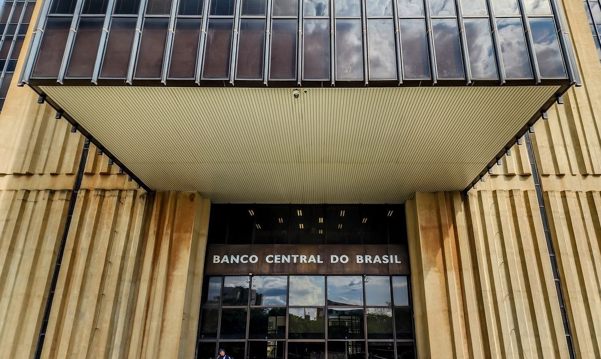 Dólar em 2026: mercado mantém previsão de R$ 5,20