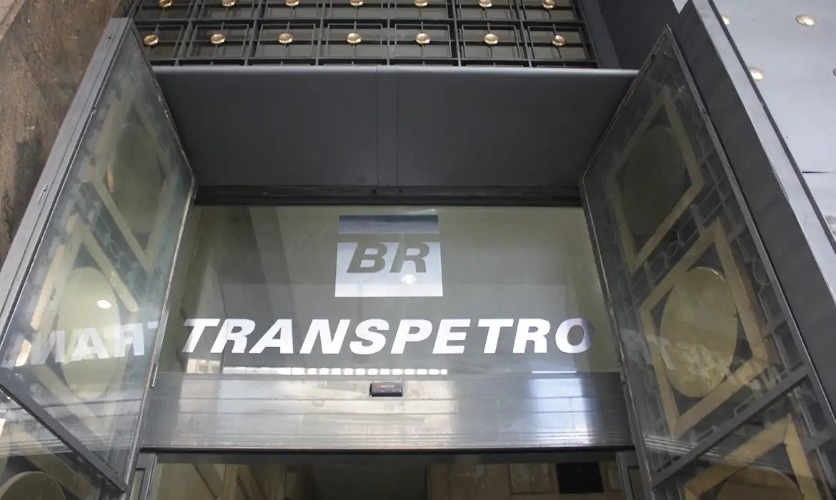 Transpetro: concurso tem salários de até R$ 15 mil