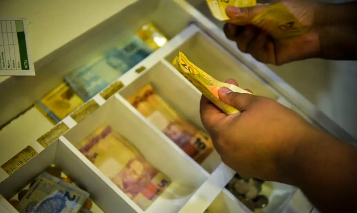 Pasep 2026: quase 472 mil servidores recebem benefício