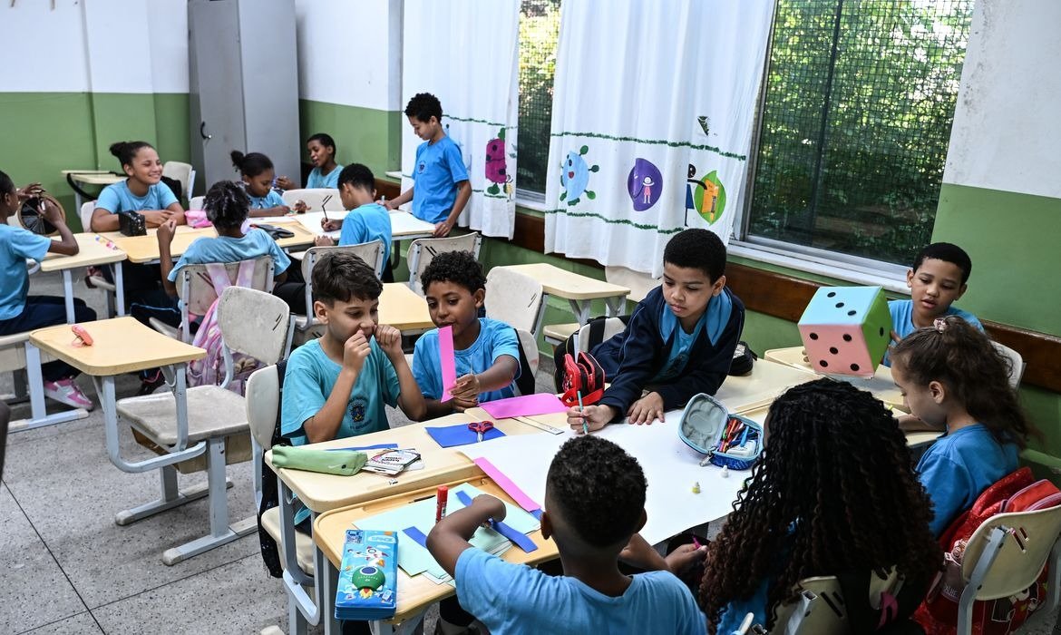 Ensino integral representa 21% das escolas em 2025