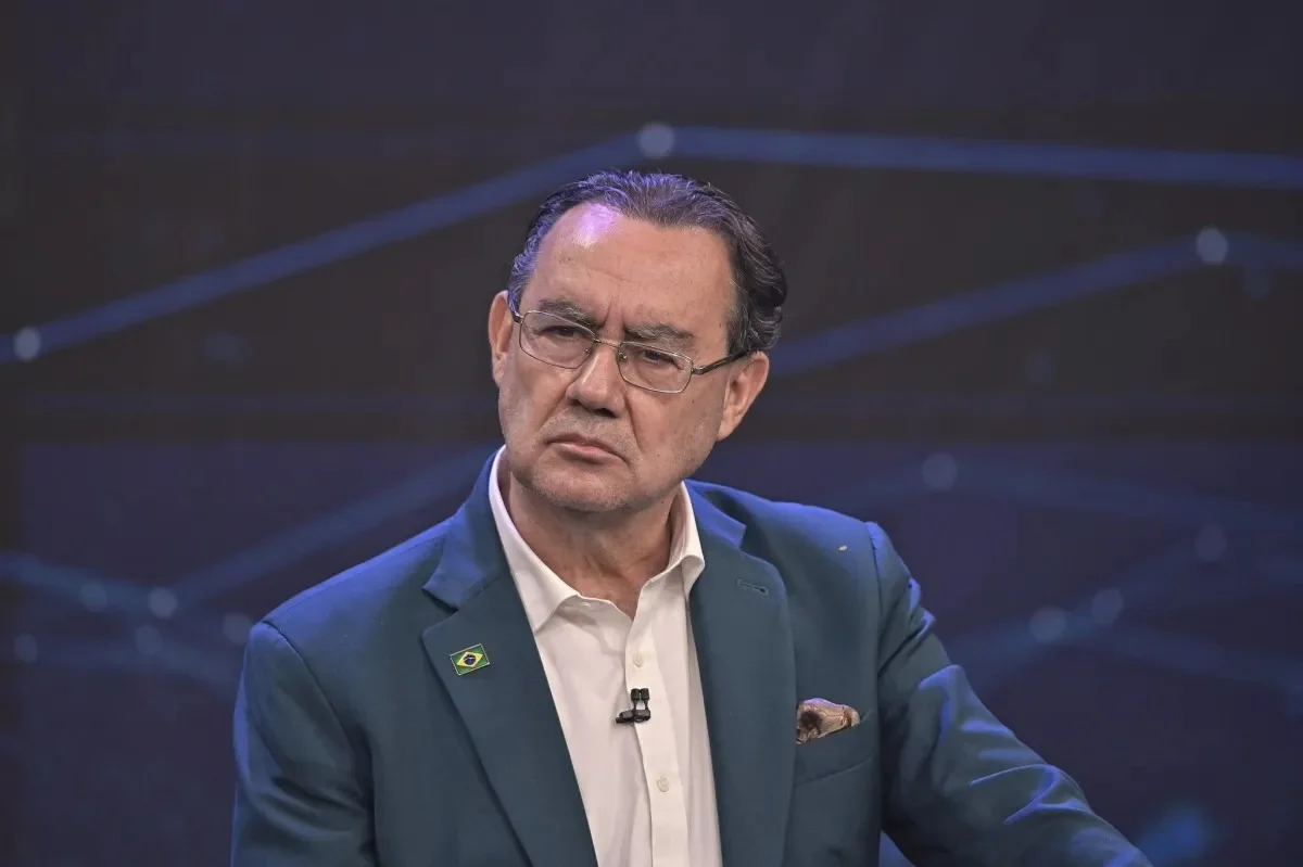 Augusto Cury ultrapassa 10 milhões de seguidores e amplia alcance eleitoral