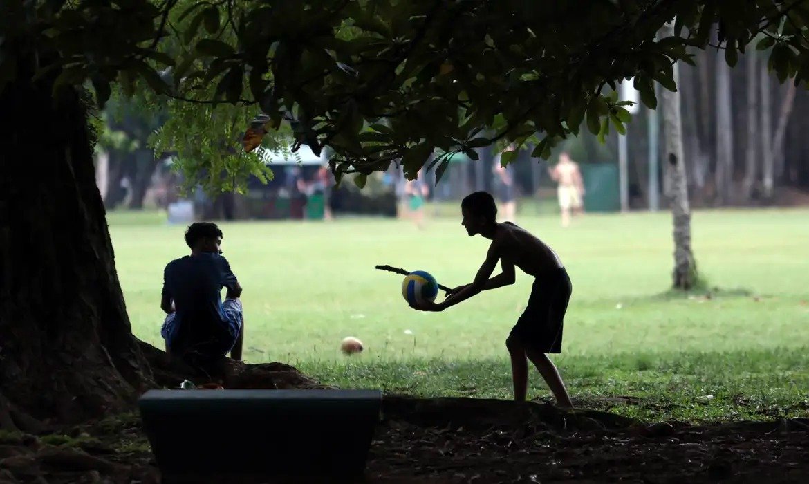 Fim de agosto terá calor e chuva no Brasil