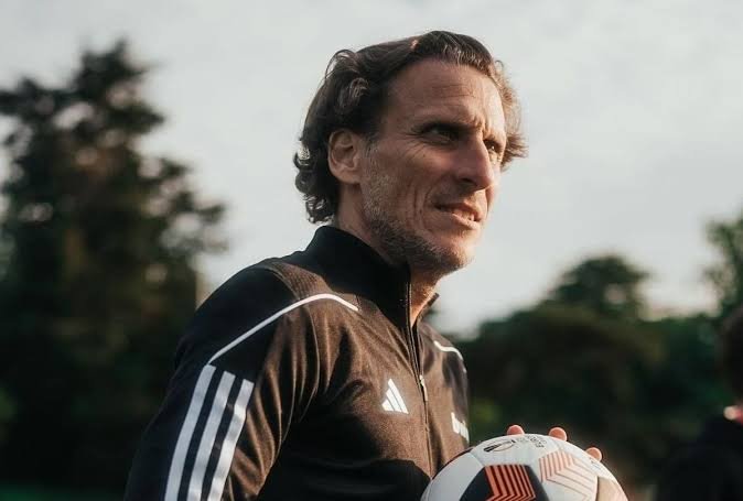 Uruguai troca Bielsa por Forlán após Copa de 2026