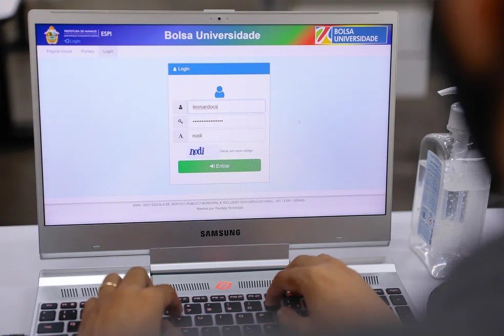 Estudantes de Manaus devem consultar calendário do Bolsa Universidade 2027