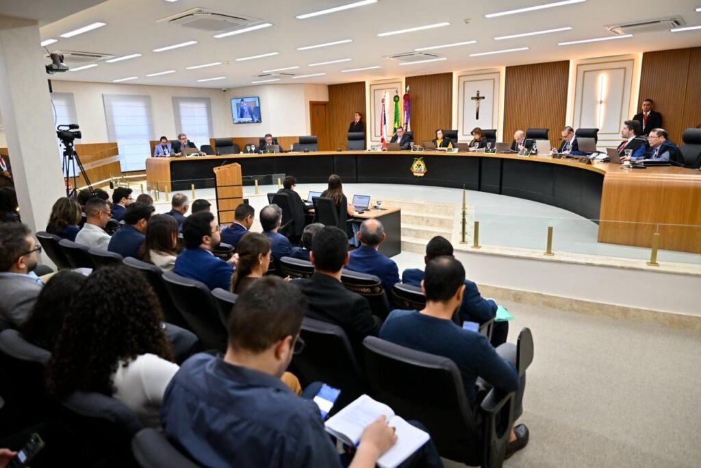 Gastos com pessoal acima do limite pesam em decisão do TCE-AM