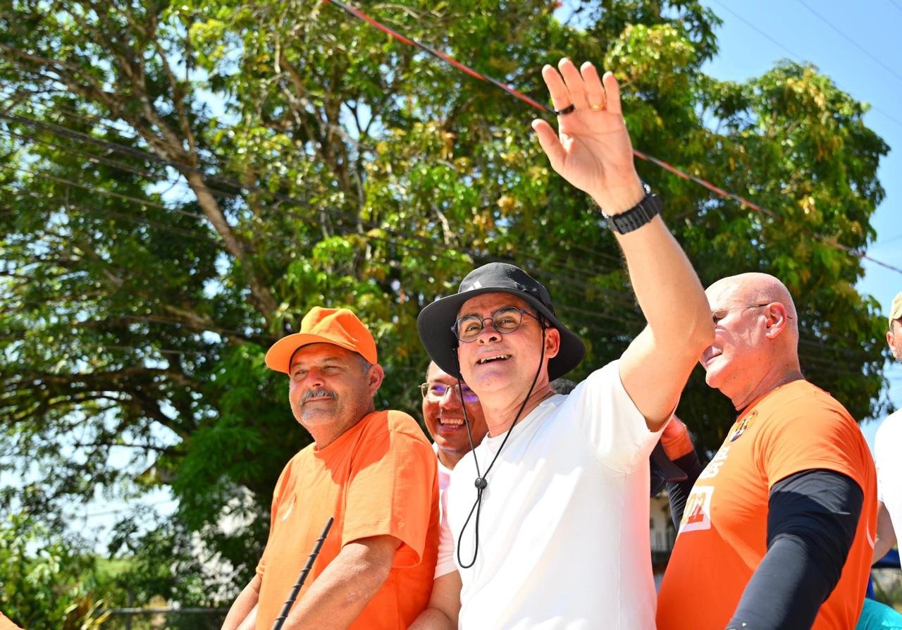 David Almeida cita abono para professores