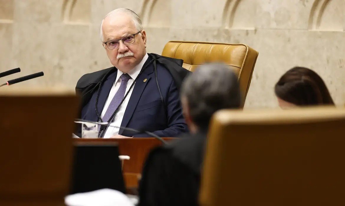 Carta pública em apoio a Fachin pede respeito ao devido processo legal no STF