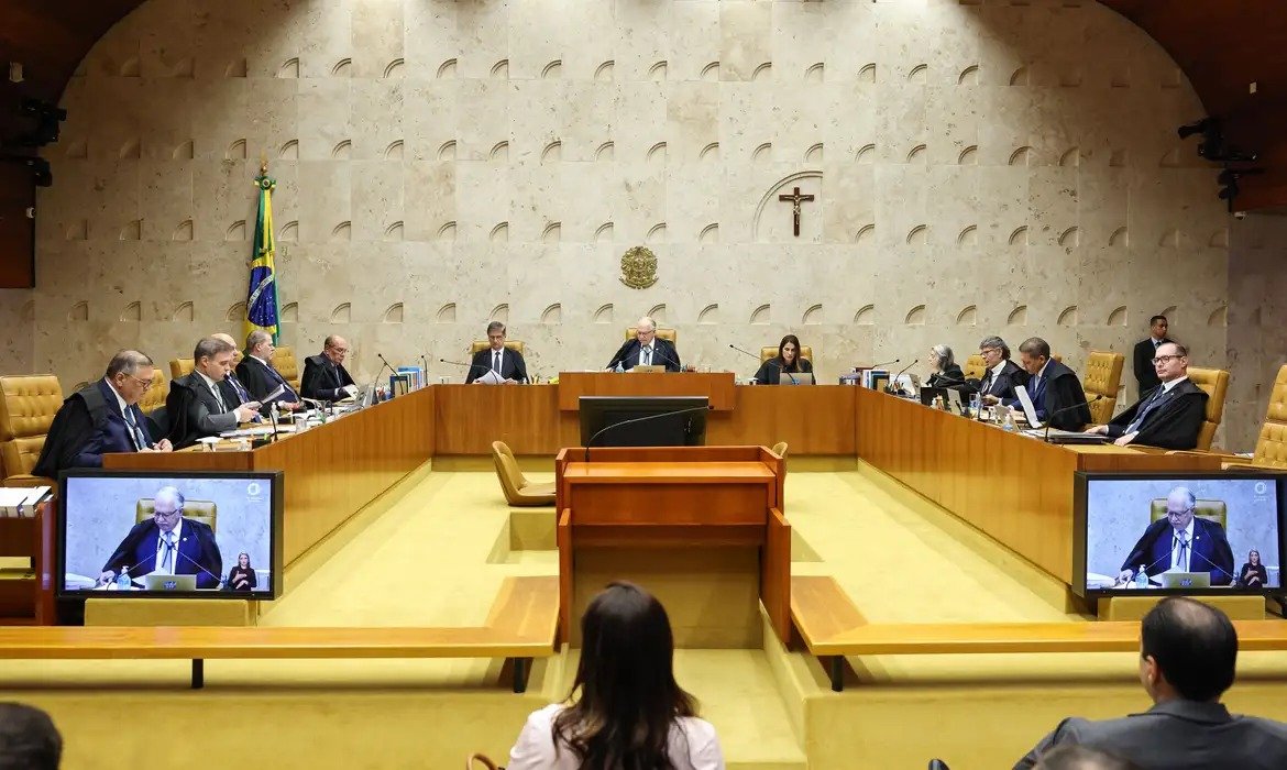 Caso Moraes e Vorcaro leva STF a sessão extraordinária em meio à crise interna