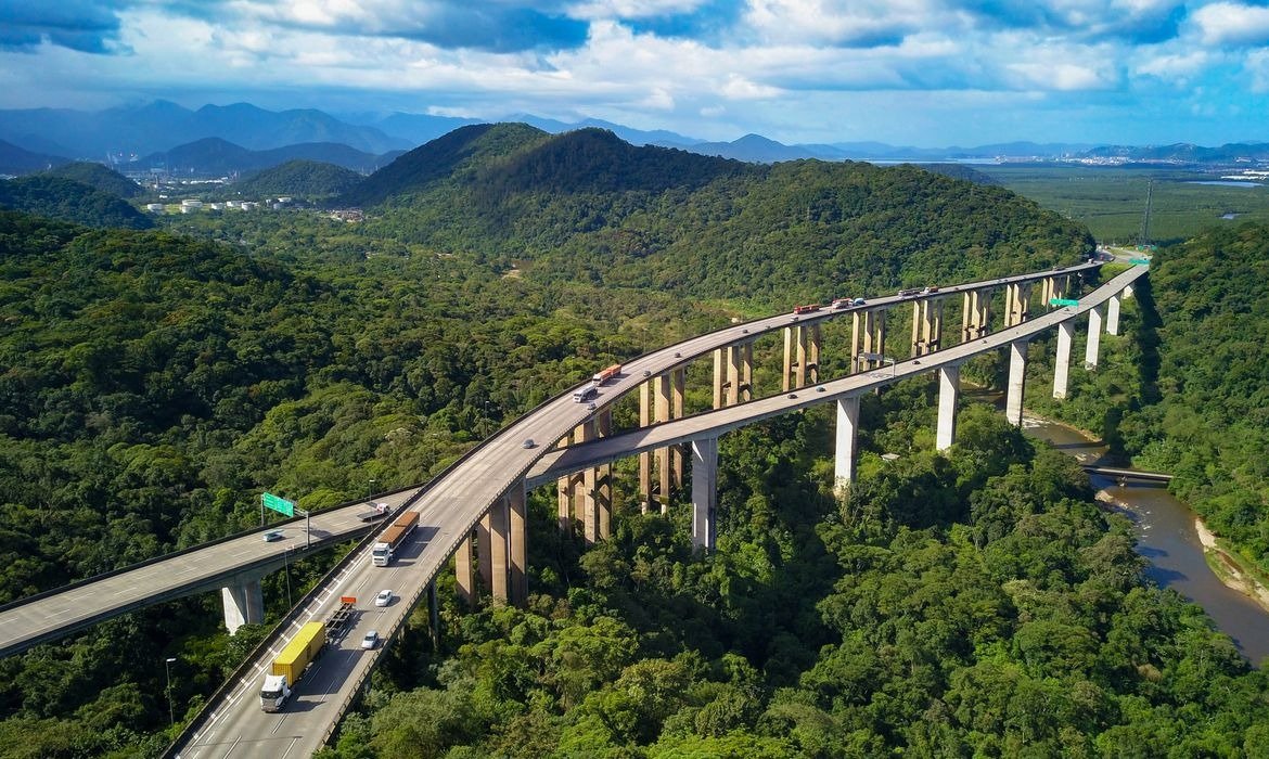 BNDES pode ajudar a ampliar capital privado para infraestrutura, diz CNI