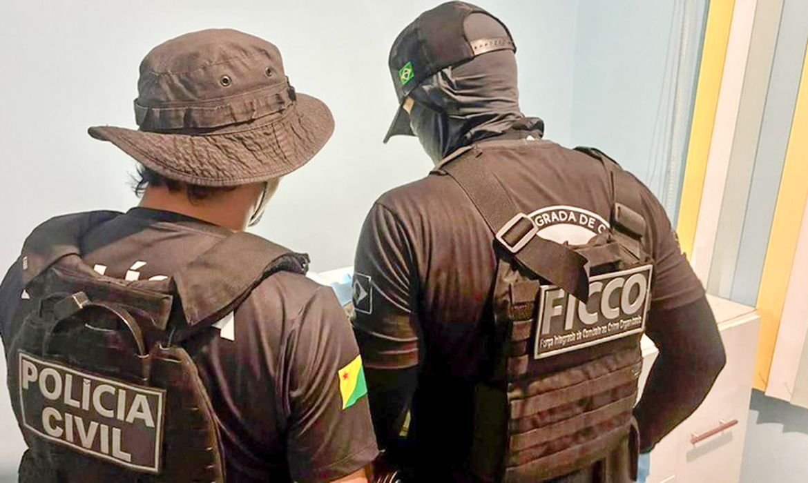 Investigados em megaoperação têm direito à defesa e responsabilidades serão apuradas