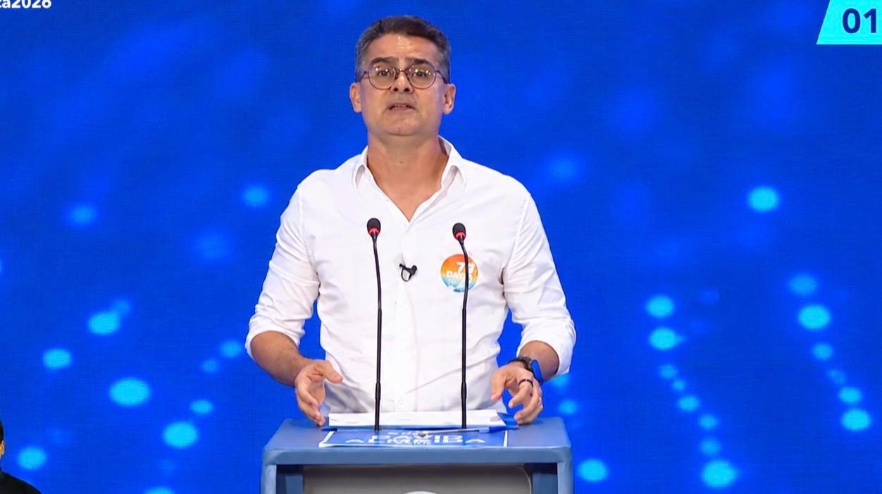 David Almeida questiona gestões de Wilson Lima e Roberto Cidade