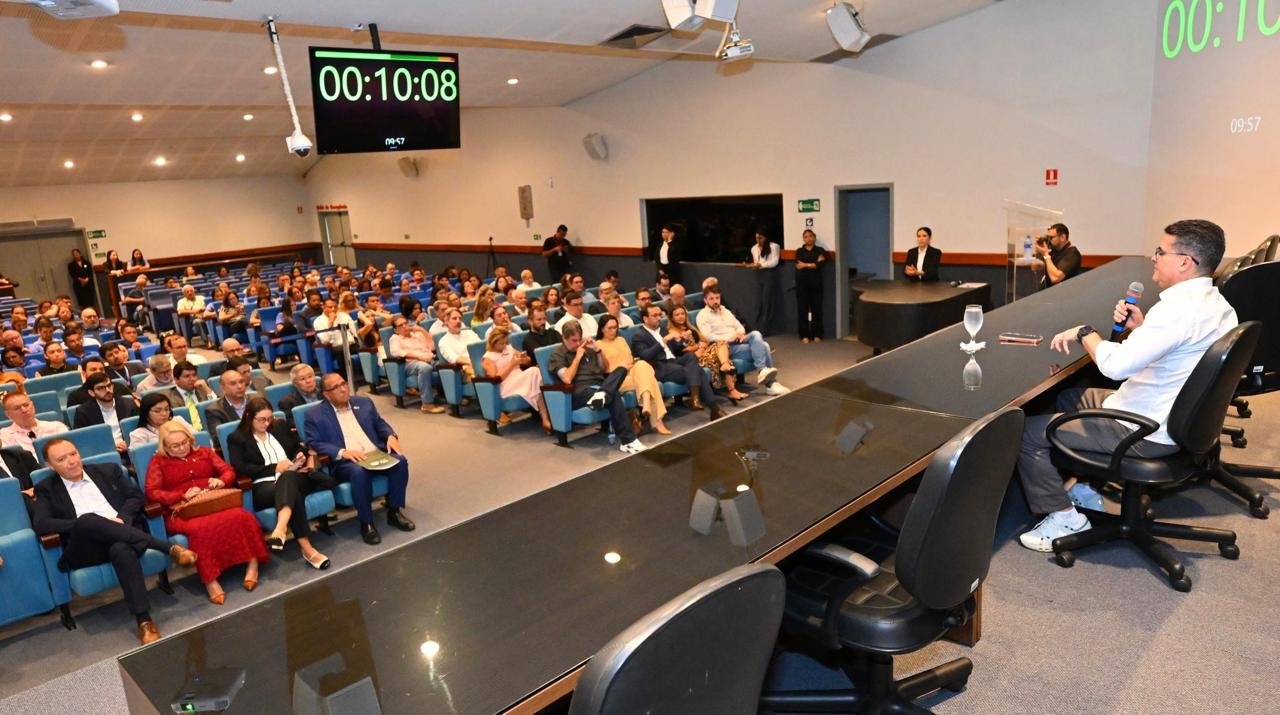 David Almeida quer atrair novos investimentos para Zona Franca de Manaus